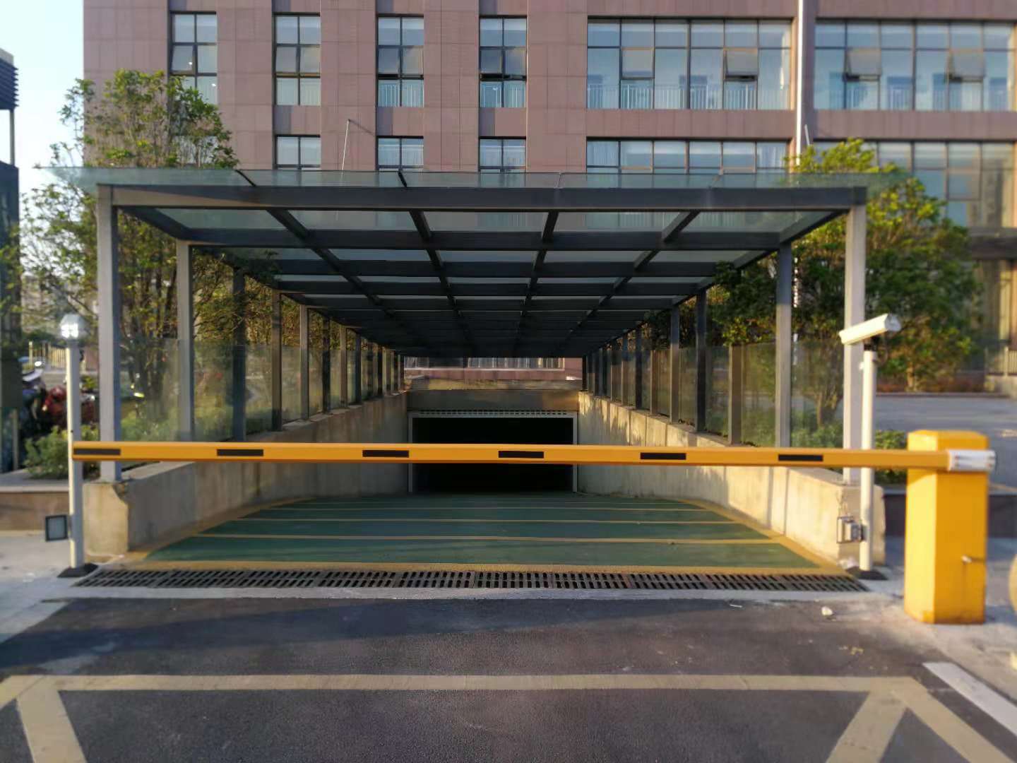 阜宁某小区地下停车场